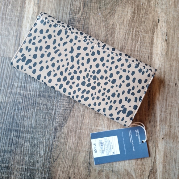 Universal Thread Leopard Print Trifold Wallet - Picture 5 of 7